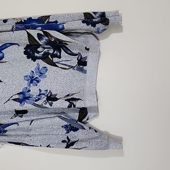 Zyia Grey Floral Long Sleeves Sweatshirt Size XL - Picture 6 of 8